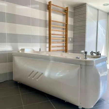 빌라 Avec Piscine Et Jacuzzi A Ajaccio *