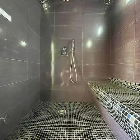 Avec Piscine Et Jacuzzi A Ajaccio 빌라 *
