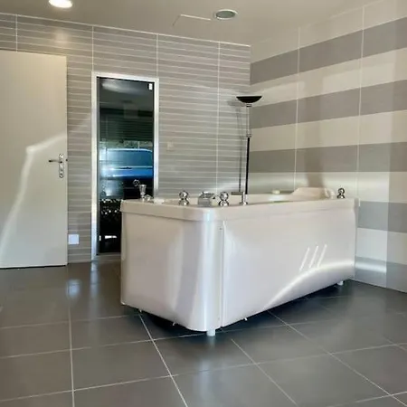 Avec Piscine Et Jacuzzi A Ajaccio * 아작시오